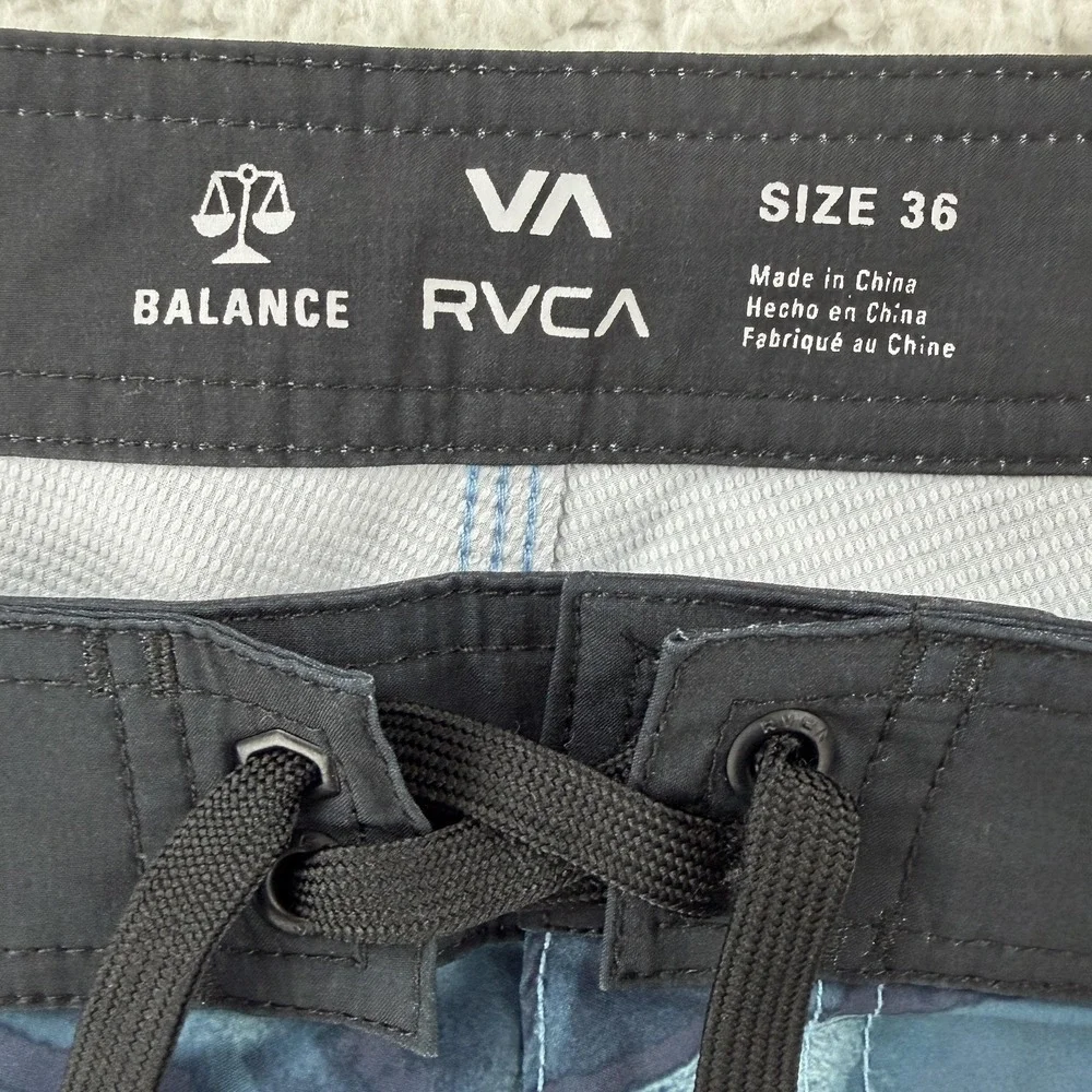 RVCA Board Shorts Mens‎ 36 Blue Hawaiian Aloha Print Swim Trunks Surf Beach